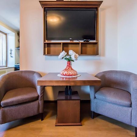 Two-Room Apartments On Maidan Nezavisimosti Kiev Esterno foto