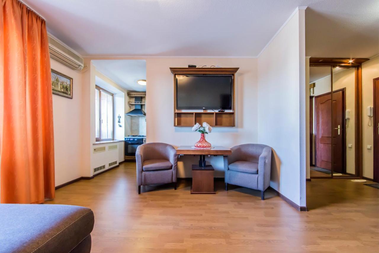 Two-Room Apartments On Maidan Nezavisimosti Kiev Esterno foto